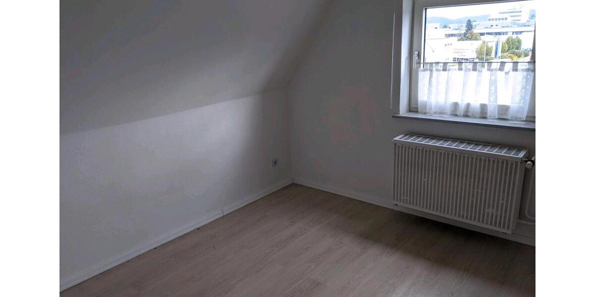 Dachgeschoßwohnung Kassel Niederzwehren - 2 Zimmer, 40 m&sup2;, 400&euro; | Angebot:25520149