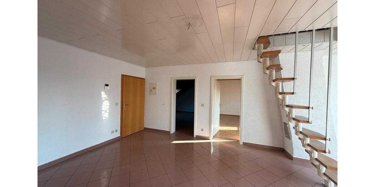 Etagenwohnung Karlsruhe Hagsfeld - 5 Zimmer, 110 m&sup2;, 1.500&euro; | Angebot:25967862