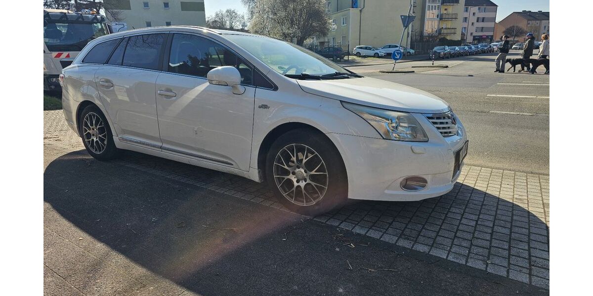 Toyota Avensis 240.000 km 3.900 &euro; Köln 50739