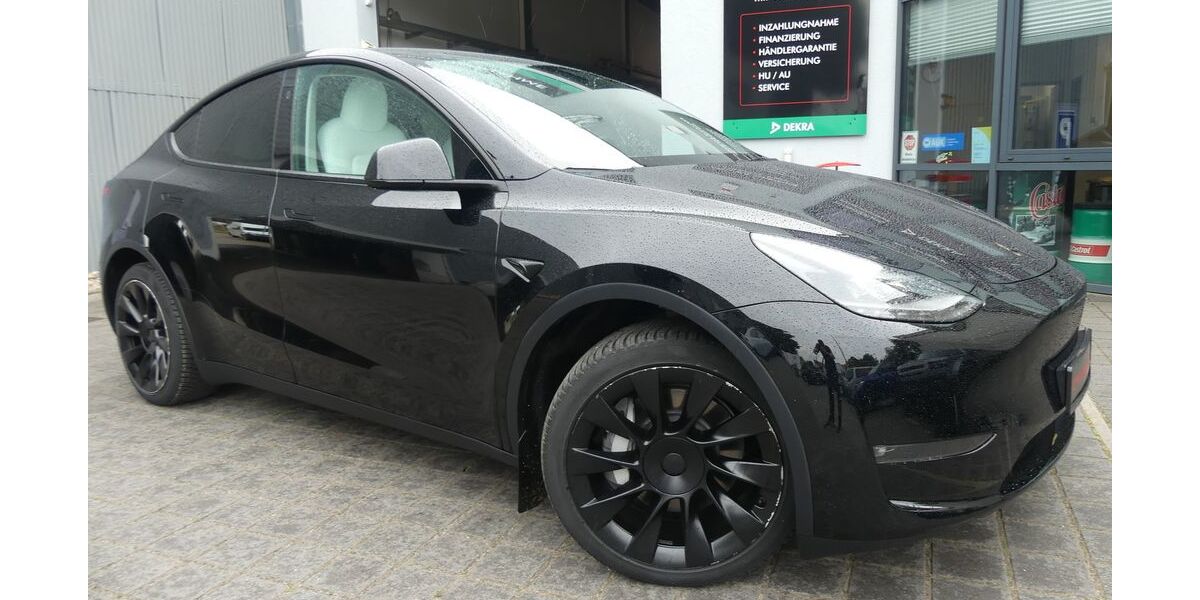 Tesla Model Y 33.618 km 41.800 &euro; Berlin 13156