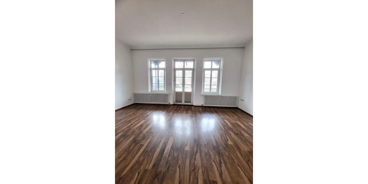 Schöne 134 qm Wohnung 4 zimmer