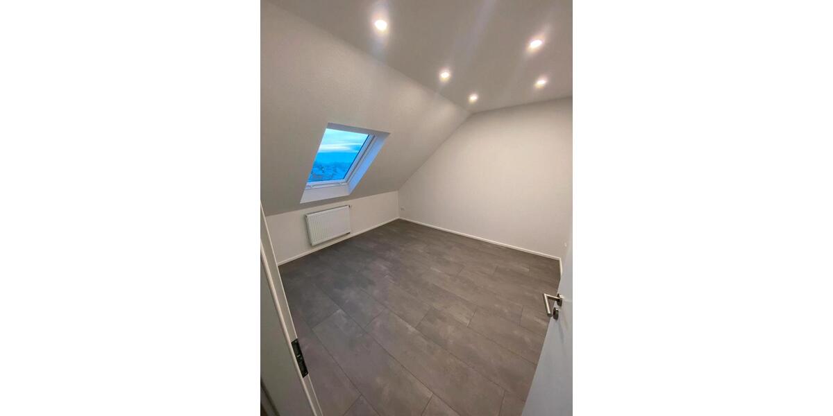 Dachgeschoßwohnung Schwanewede - 4 Zimmer, 103 m&sup2;, 179.000&euro; | Angebot:25300933