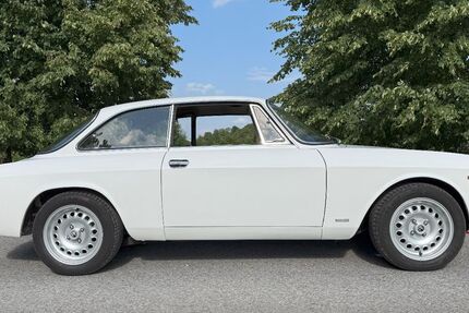 Alfa Romeo GT 47.500 km 45.600 € Essen 45239