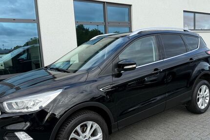 Ford Kuga 107.163 km 14.990 € Greifswald 17489