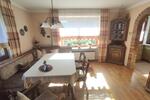 Einfamilienhaus mit Garage und Garten