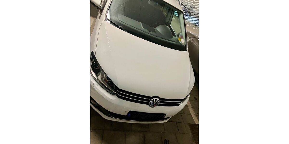 VW Touran 148.646 km 8.100 &euro; Hamburg 22763