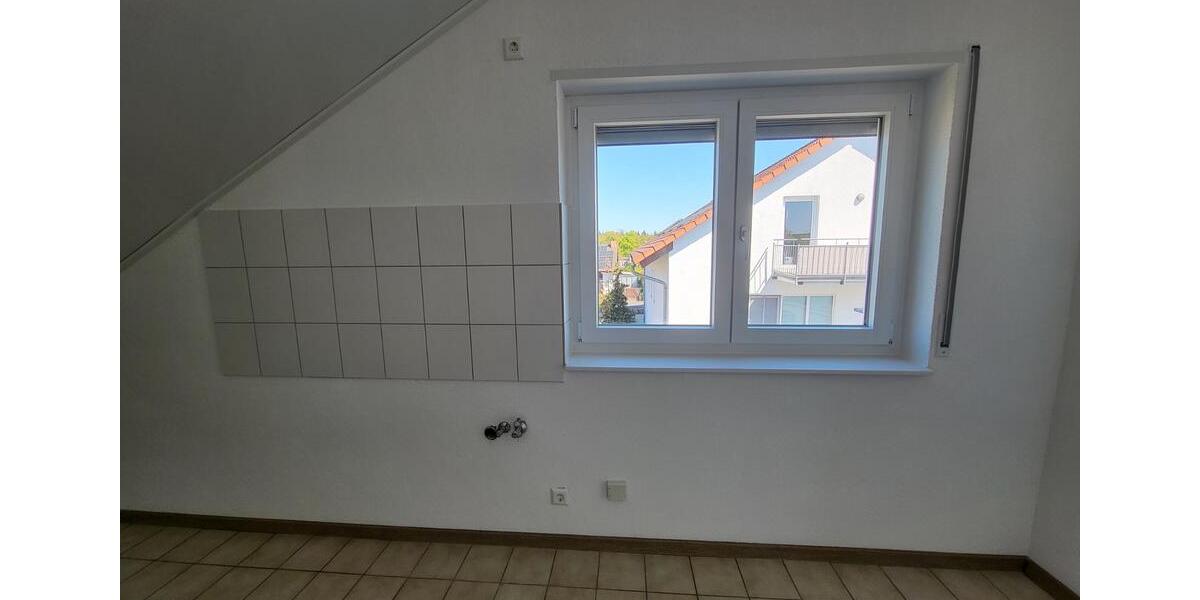 Dachgeschoßwohnung Waghäusel - 3 Zimmer, 76 m&sup2;, 900&euro; | Angebot:26312711