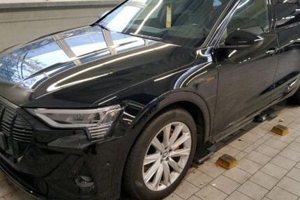Audi e-tron 90.300 km 35.480 &euro; Balingen 72336