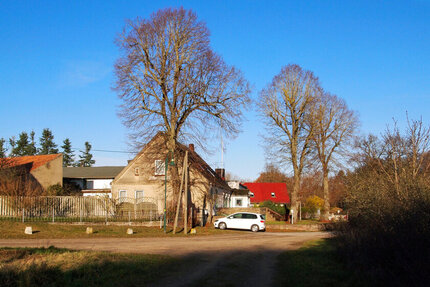 ***Haus mit 2 Wohnungen, Nebengelass und viel Platz für Ihre Ideen***