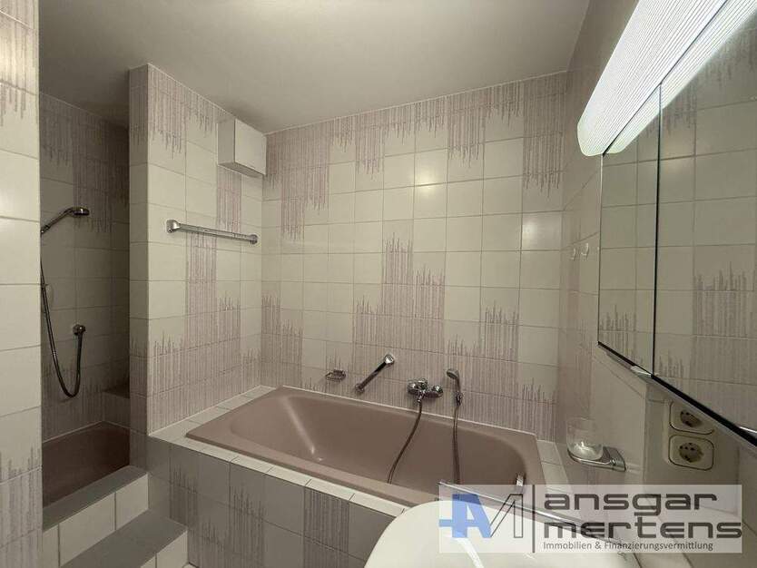 Toller Grundriss verteilt auf drei Zimmer & Balkon (M)EINE 90 m² Etagenwohnung in MG-Giesenkirchen 3 zimmer