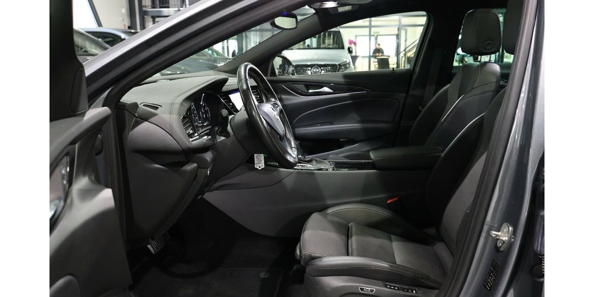 Opel Insignia ST 2.0 D ELEGANCE PANORAMA, MATRIX-LED 125.000 km 15.881 &euro; Hamm 59077