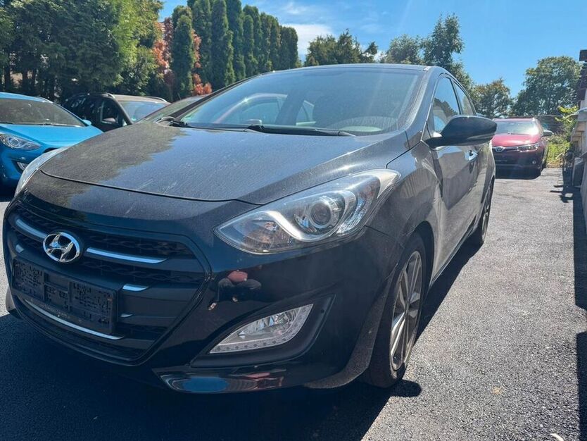 i30