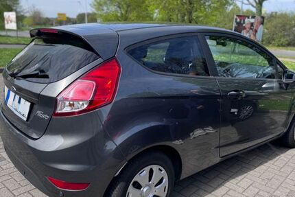 Ford Fiesta 96.500 km 5.900 &euro; Münster 48153