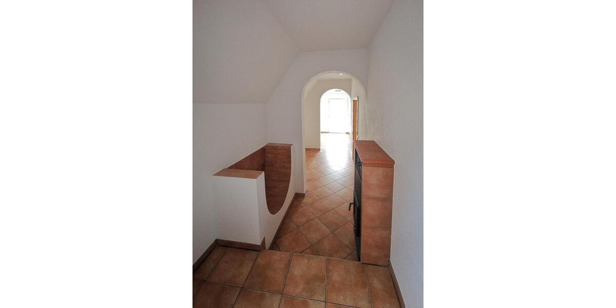 Dachgeschoßwohnung Hartheim am Rhein - 4 Zimmer, 132 m&sup2;, 1.584&euro; | Angebot:26624238