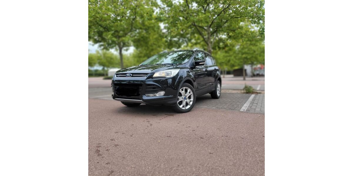 Ford Kuga 129.187 km 10.500 € Osternienburger Land 06386