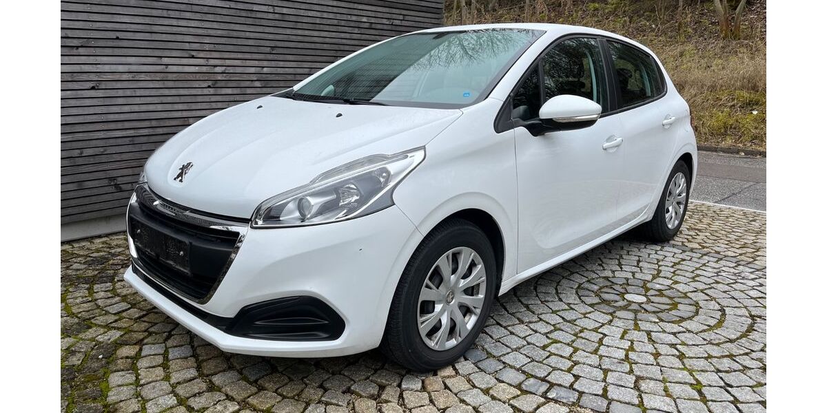Peugeot 208 31.180 km 7.990 &euro; Mainburg 84048