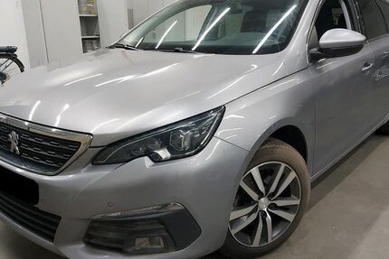 Peugeot 308 181.000 km 7.973 &euro; Kelkheim 65779