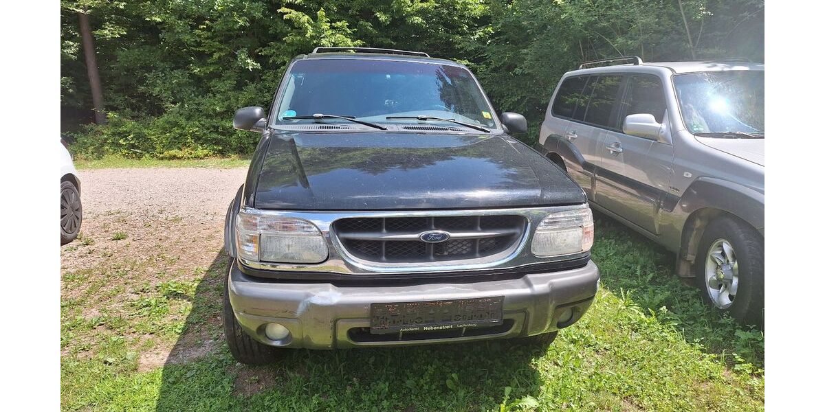 Ford Explorer 205.000 km 2.200 &euro; Albbruck 79774