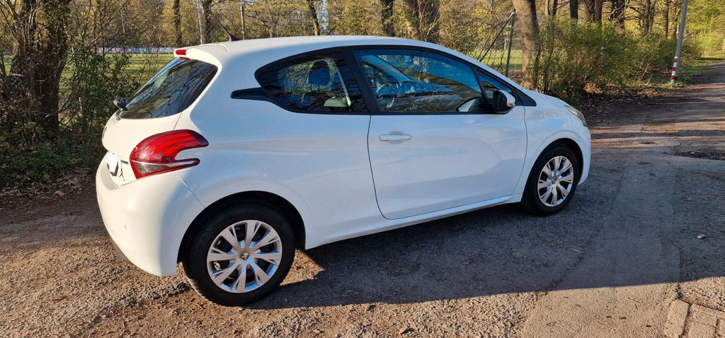 Peugeot 208 58.000 km 7.400 &euro; Hannover 30419