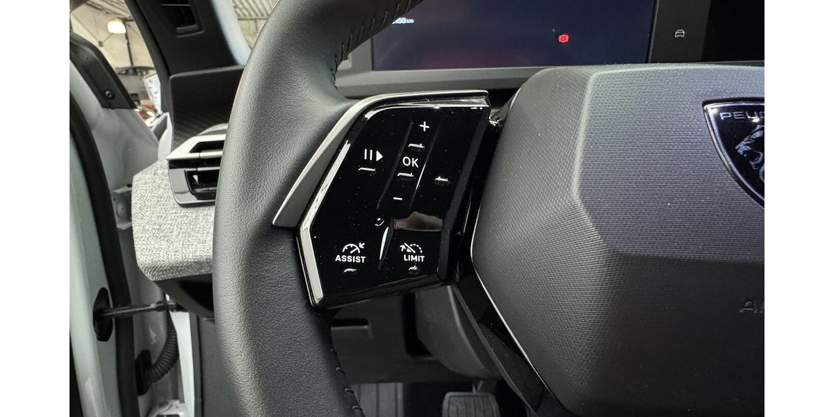 Peugeot 5008 145 Mild Hybrid Allure7 Sitzer LED CAM 18.200 km 27.520 &euro; Lich 35423