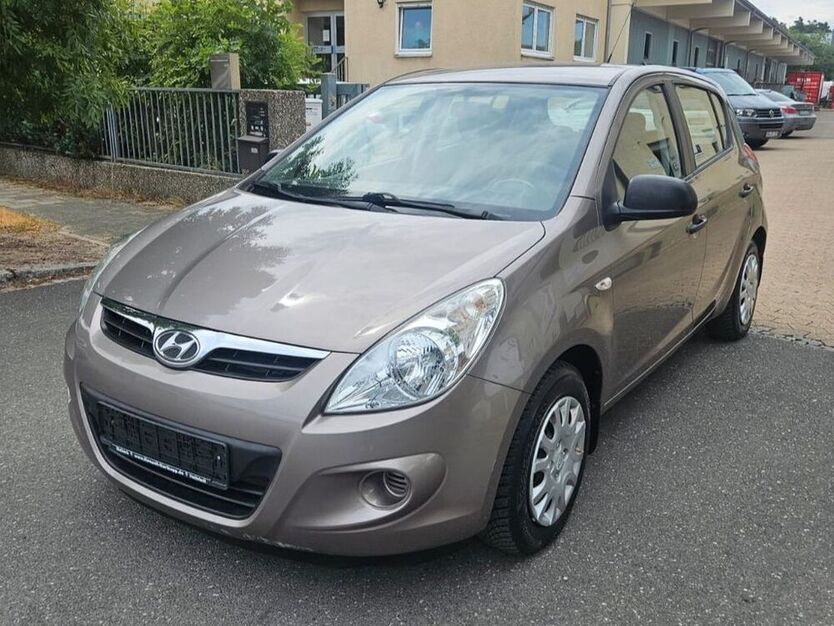i20