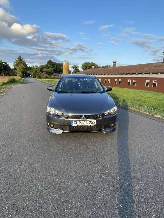 Mitsubishi Lancer 213.462 km 2.400 € Garrel 49681