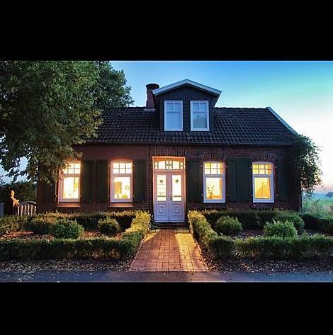 Pfingsten noch nichts vor? Last-Minute-Rabatt nutzen!!! Ferienhaus Ostfriesland ***Altes Kapitänshaus*** Exklusiv, für bis zu 8 Pers. u. Hunden, Ostfriesland von der schönsten Seite entdecken ! 5 zimmer