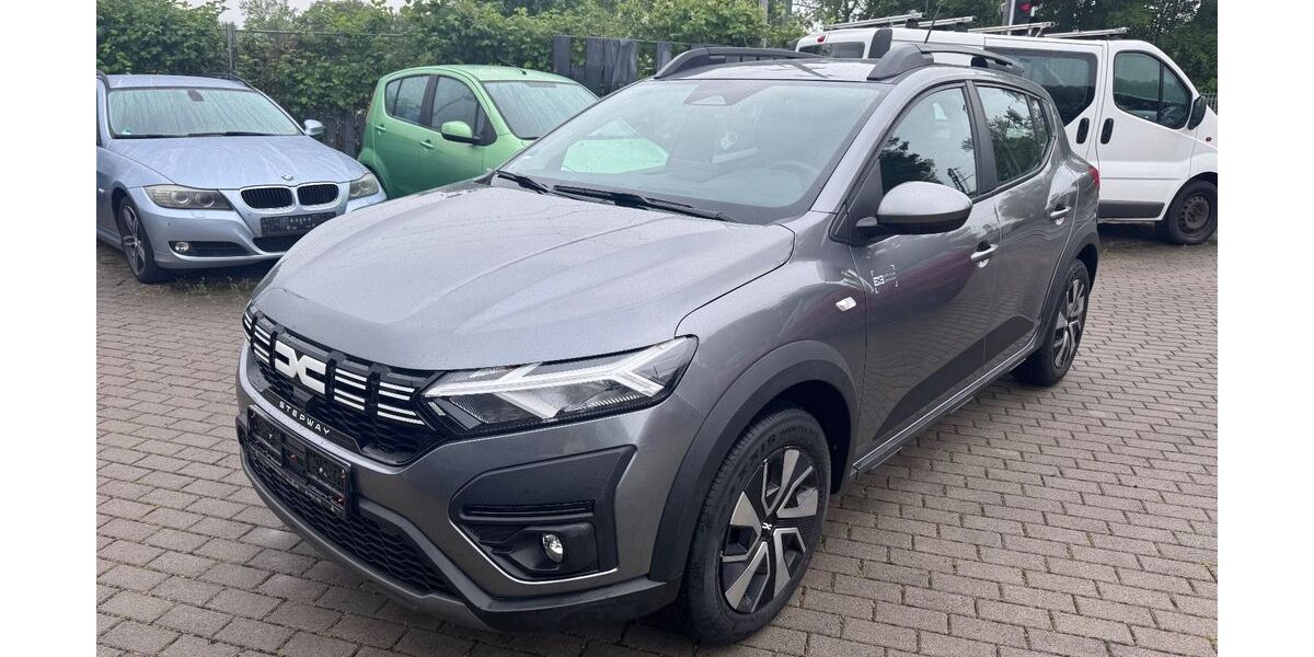 Dacia Sandero 30.000 km 12.000 &euro; Kassel 34123
