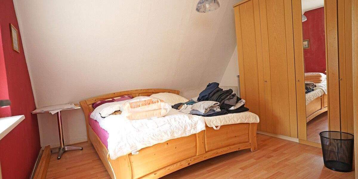 Doppelhaushälfte Kaufungen / Oberkaufungen Oberkaufungen - 7 Zimmer, 202 m&sup2;, 280.000&euro; | Angebot:25727964