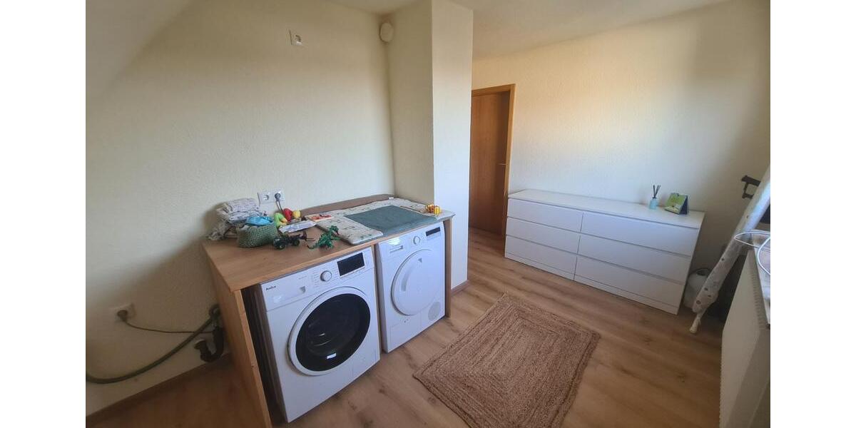 Freistehendes Einfamilienhaus mit großem Garten und Balkon 9 zimmer