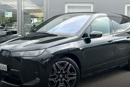 BMW iX 8.796 km 94.980 € Ahaus 48683