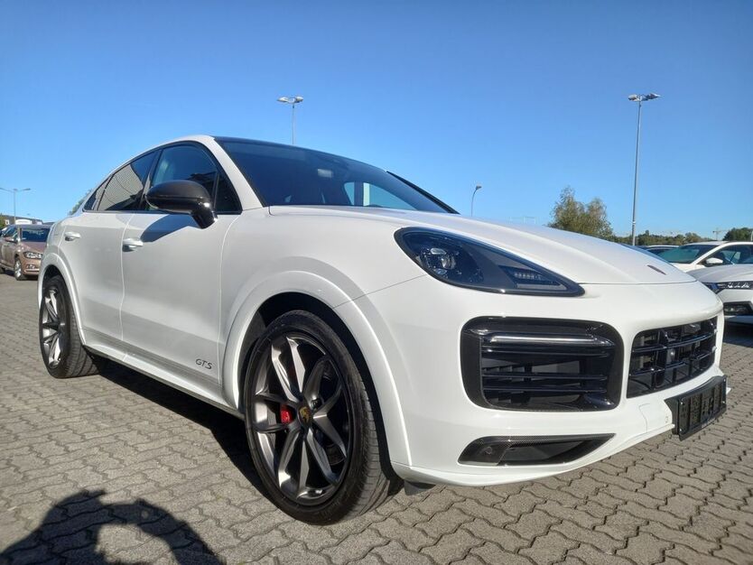 Porsche Cayenne 63.800 km 88.970 € Wolfsburg 38446