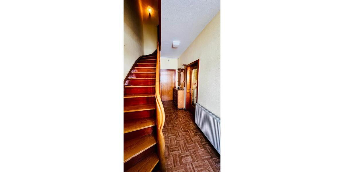 Einfamilienhaus Bexbach - 7 Zimmer, 140 m&sup2;, 195.000&euro; | Angebot:26888783