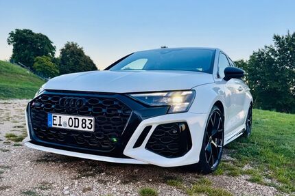 Audi RS3 18.500 km 54.700 € Kipfenberg 85110