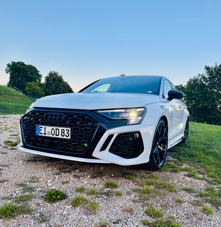 Audi RS3 18.500 km 54.700 € Kipfenberg 85110