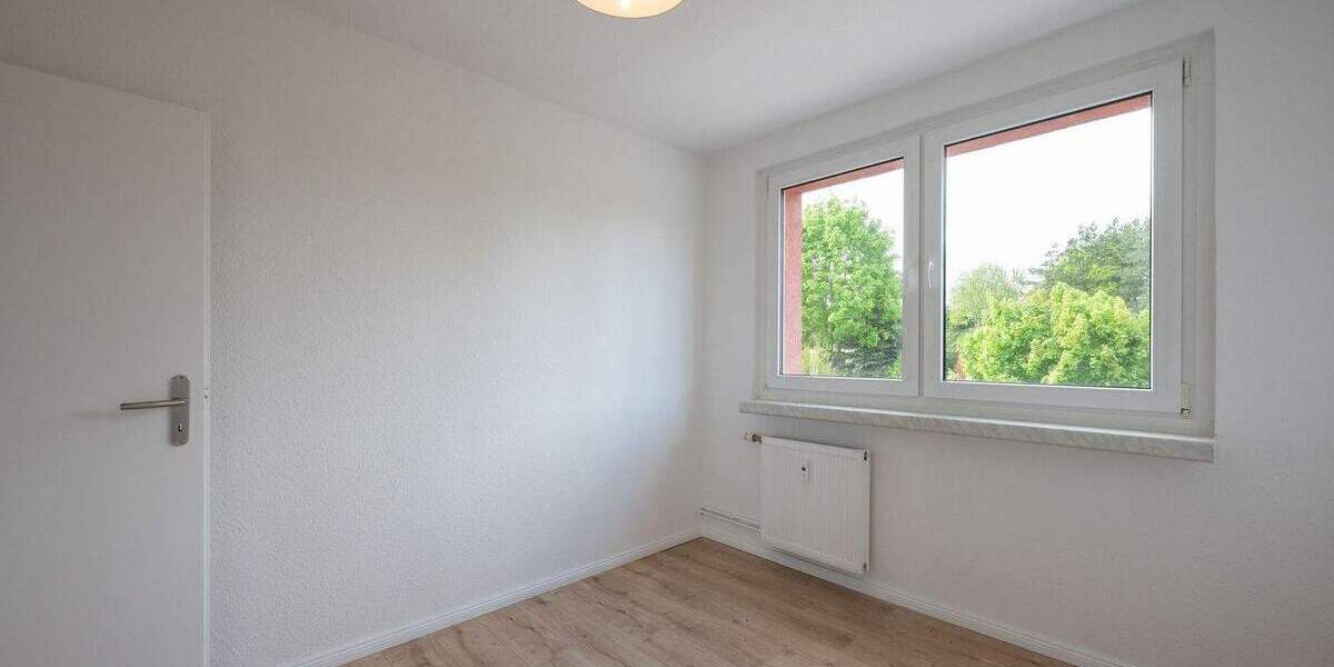 Etagenwohnung Schorfheide Lichterfelde - 3 Zimmer, 66 m&sup2;, 140.000&euro; | Angebot:24773361