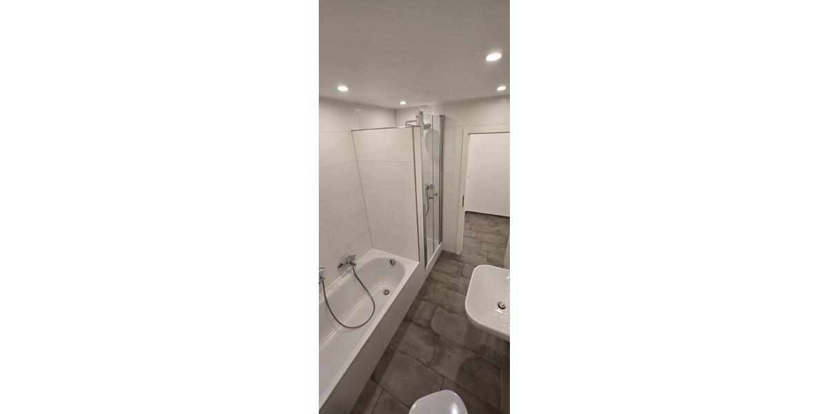 4 Zimmer- Dachgeschoss inklusive Pkw Stellplatz zu Verkaufen 4 zimmer