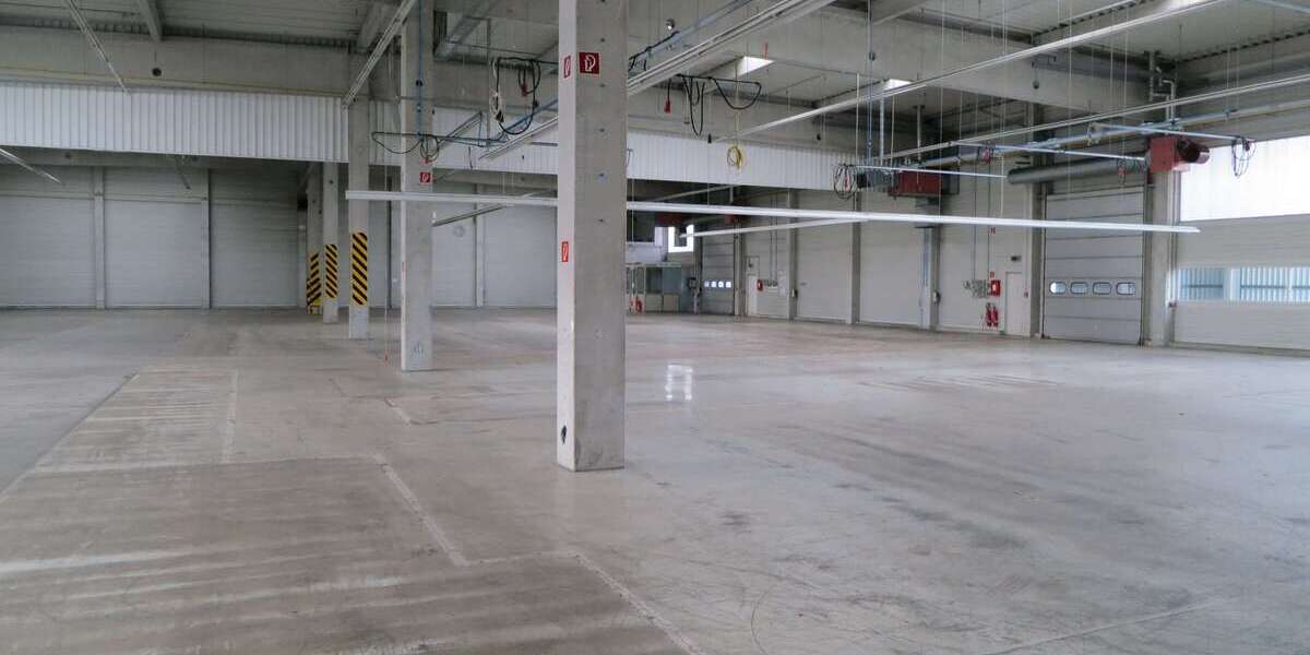 Halle in Meerane 2.800.000 € 2400 m² zimmer