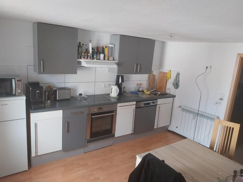 Schöne helle Dachgeschoßwohnung mit guter Anbindung