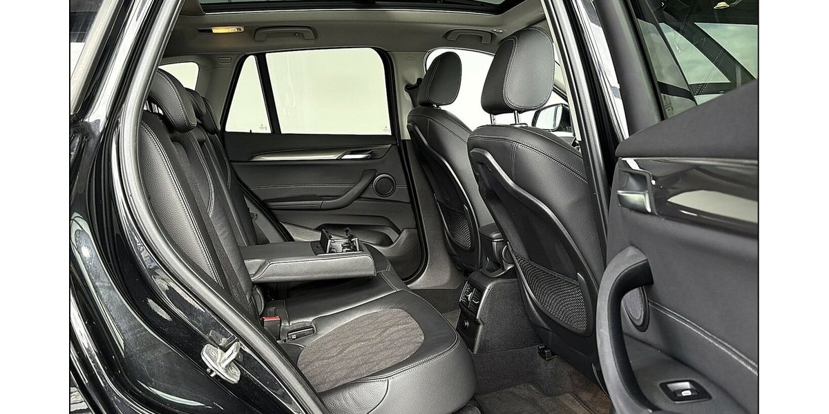 BMW X1 xDrive 20d X-Line Aut. Pano Leder Navi LED 178.000 km 15.999 &euro; Stade 21682