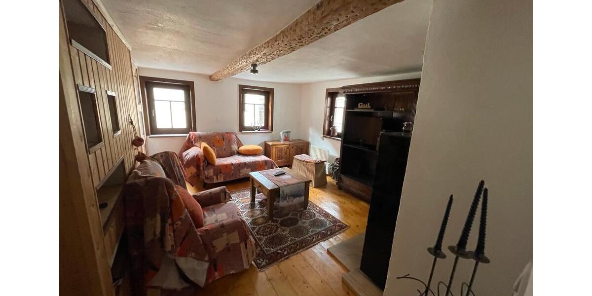 Etagenwohnung Saalfeld (Saale) - 5 Zimmer, 90 m&sup2;, 880&euro; | Angebot:26399794