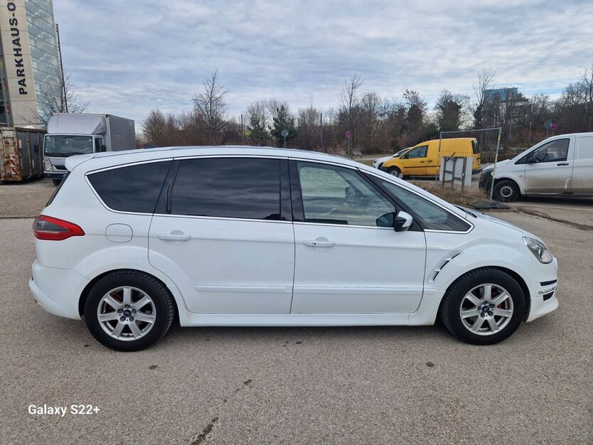 Ford S-Max 222.700 km 10.600 € München 80807