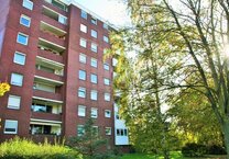Neuer Preis ..... 2 Zimmer, Balkon plus Garage ... !!!