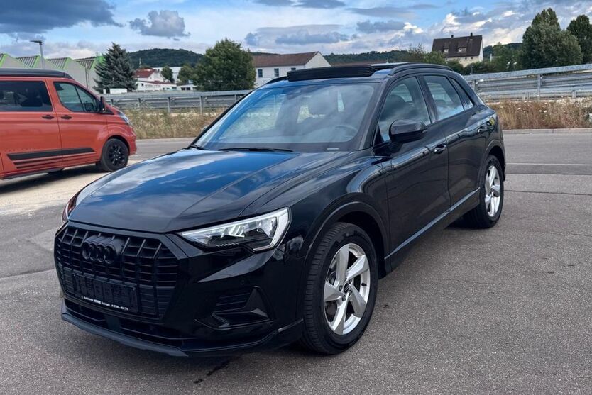 Audi Q3 107.000 km 26.900 € Essingen 73457