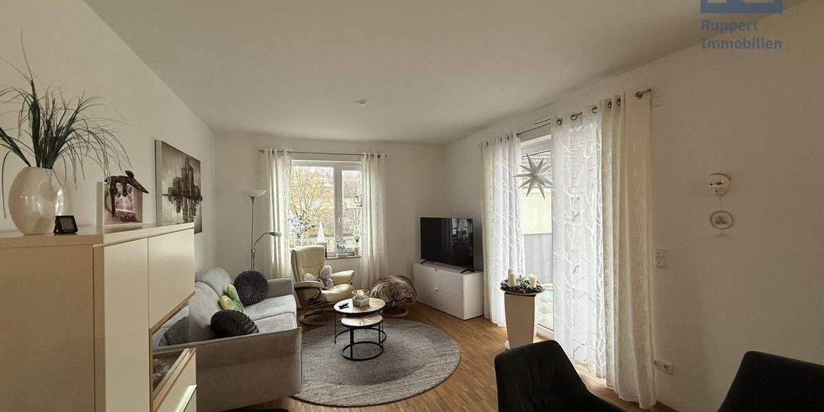 Neubau: Moderne 3-Zimmer-Wohnung mit 2 Balkonen und 2 TG-Stellplätzen 3 zimmer