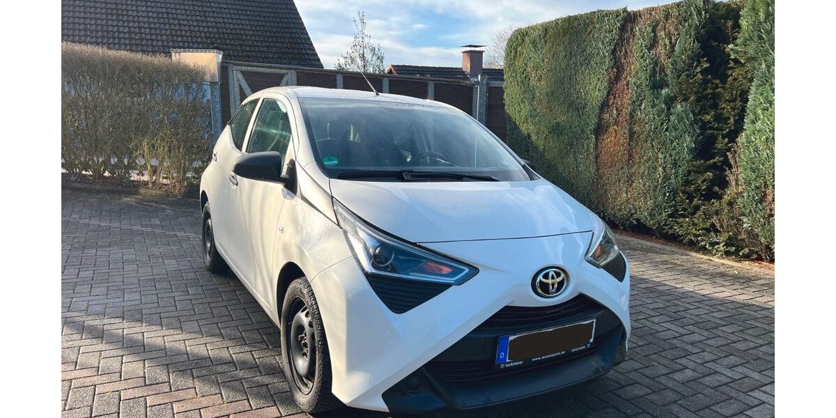 Toyota Aygo (X) 56.438 km 7.800 &euro; Radevormwald 42477
