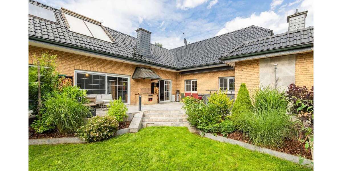 Haus zum Kaufen in Hoppegarten 1.200.000 € 341.22 m² 8 zimmer