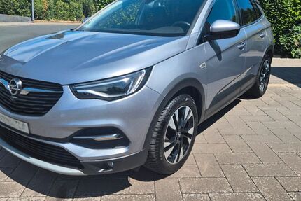 Opel Grandland (X) 81.000 km 16.250 &euro; Bad Camberg 65520