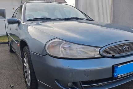 Ford Mondeo 220.000 km 2.299 &euro; Senden 89250
