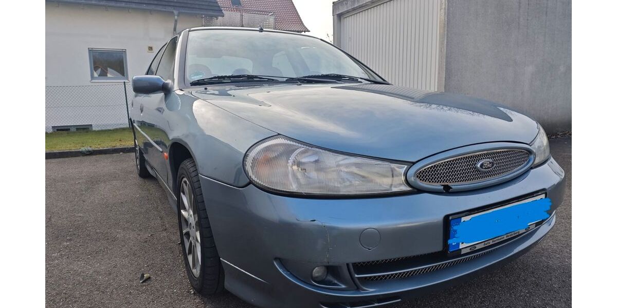 Ford Mondeo 220.000 km 2.299 &euro; Senden 89250